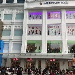 Cửa Hàng Uniqlo Đồng Khởi